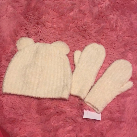 J Crew Cute Hat w/ Mittens - Picture 4 of 5